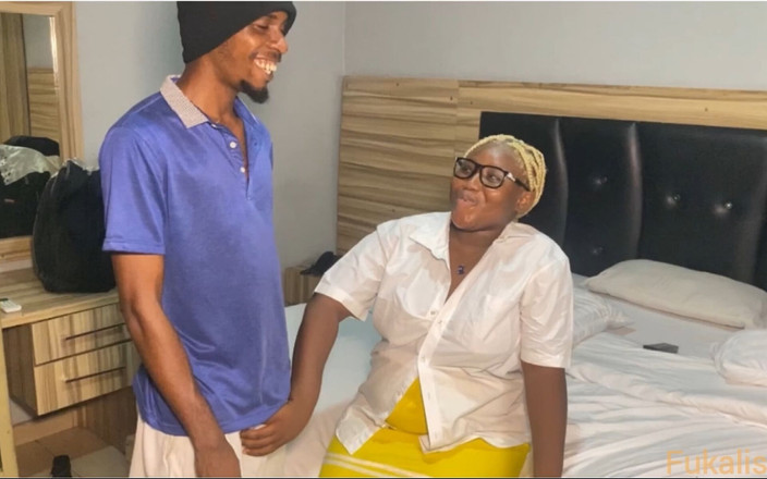 Fukalistik: 我邻居最喜欢的青少年在离开前不能对操我的大黑屌说不