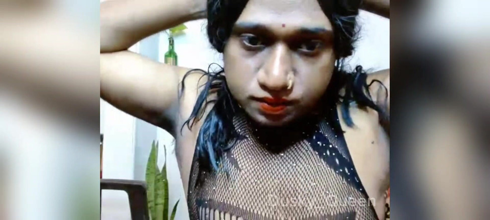 akhilzq: Indian Trans Women Stand on Doggy Position and Exposed Her...