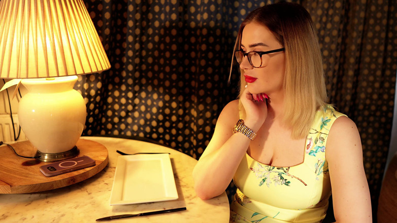 JessieHH: Pancut ke dalam adik tiri anda yang dimalukan 4K