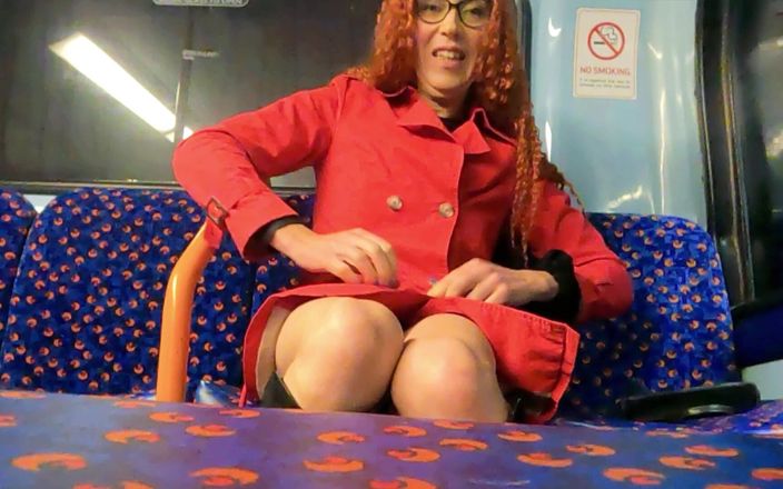 The Midnight Minx: Kåt tjej rider den sena bussen