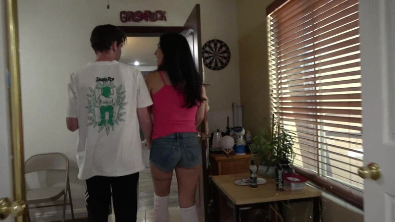 Jerky Girls: Alex banks si gadis super hot yang lagi asik sama...