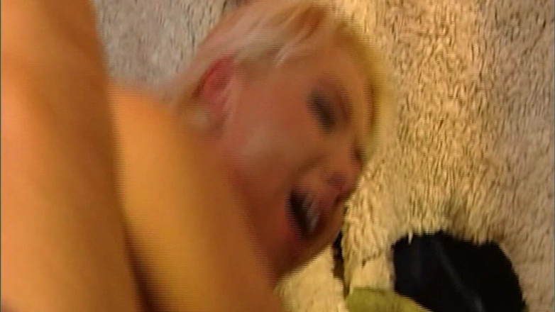 Erotic Club: BBC Stretches Blonde Pussy Wide - Granny Eats Pussy