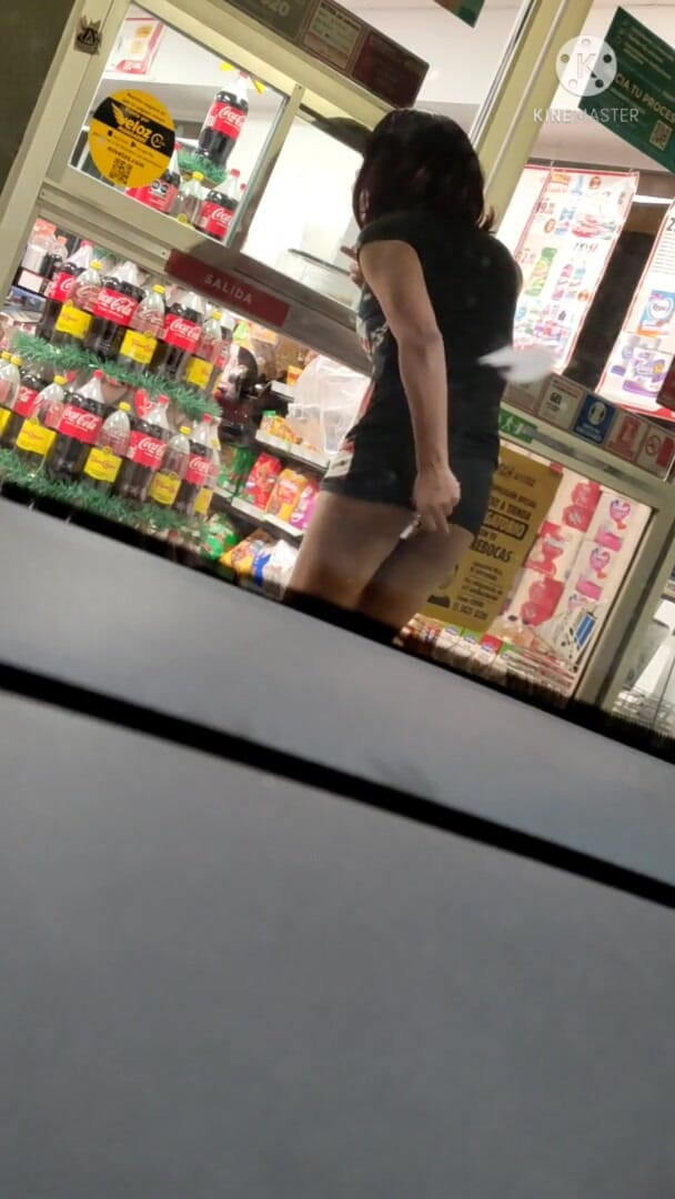 Traviezisha: Pov: cowok alpha minta aku beliin dia minuman sambil pamer...