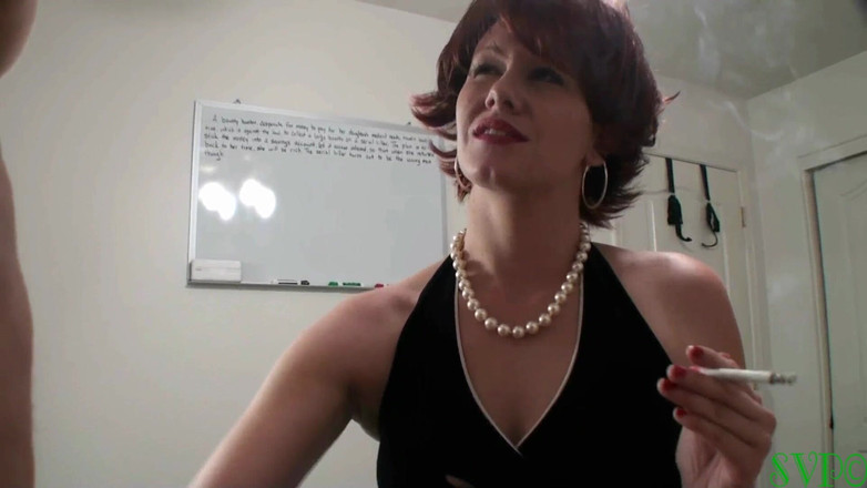 Wicked Smoking Stepmothers: 배다른 아들을 조종하는 걸 좋아하는 새엄마