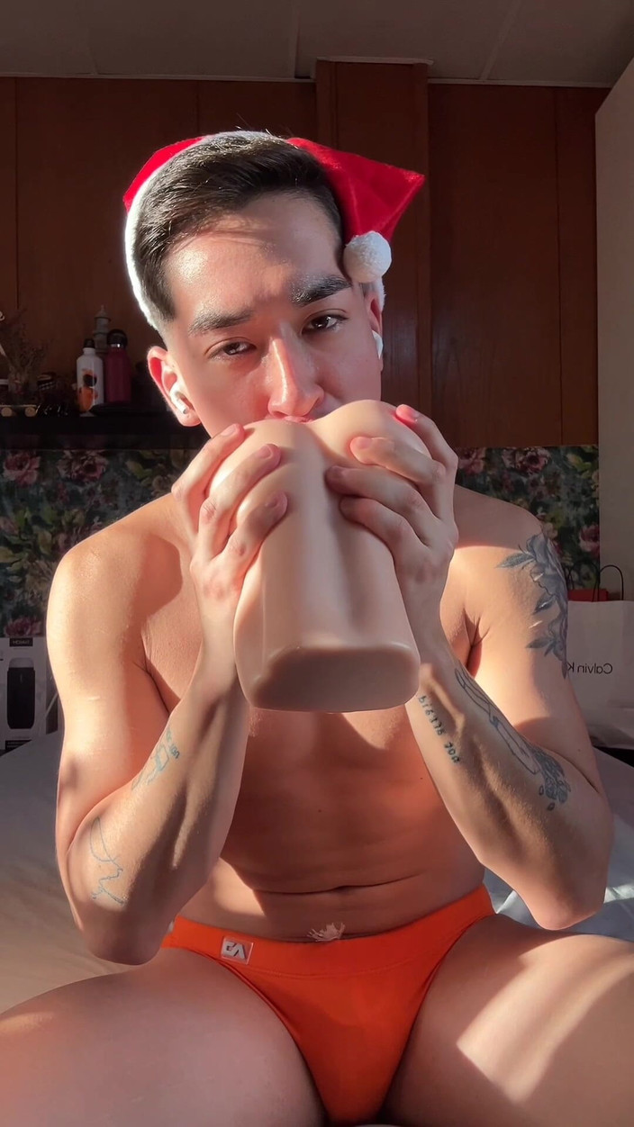 Johnny Hakson: 圣诞节 twink 巨大的鸡巴乱搞大屁股和射精