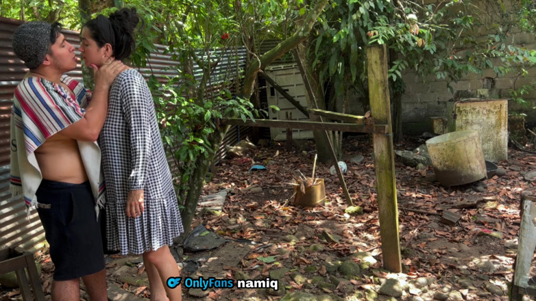 NamiQsein: The Compadre Arrives From the Farm Very Hot Because...