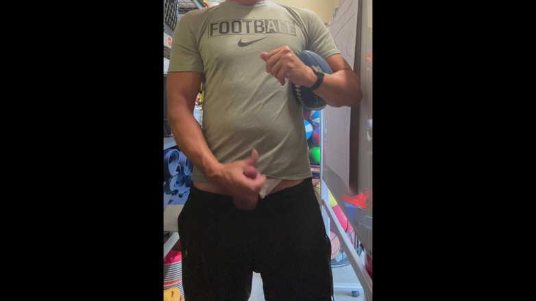 JockDad87: Alpha Stud Jockdad87 Stropește O Grămadă De Fotbal