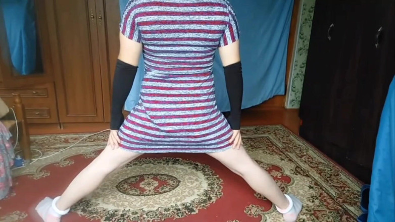 Kitty_Cross: Uimitoare tachinare de public cu mișcări obraznice jucăușe