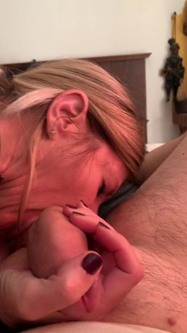 Timidastella: Blowjob und handjob von Timidastella