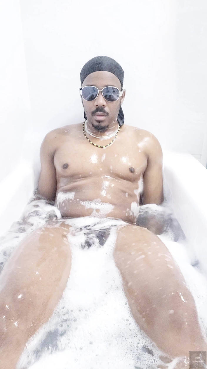 Soft Soleman: Я моет свое тело в ванной 6 - без одежды