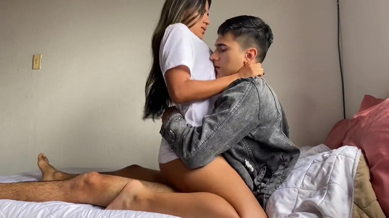 Solo_incognita: Stříkám na vrchol mého vařiče