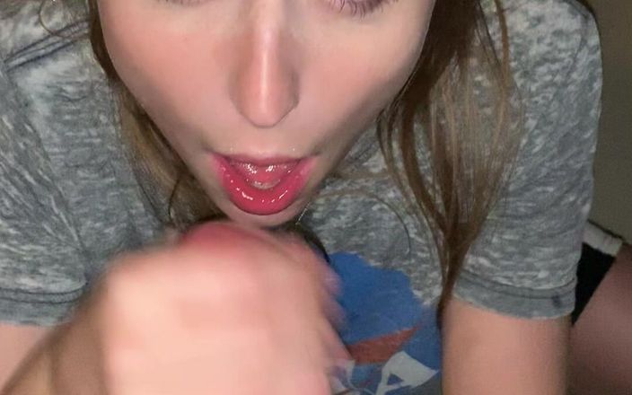Sensual productions: Laney Grey делает минет на вечеринке в Голливуде с сюрпризом