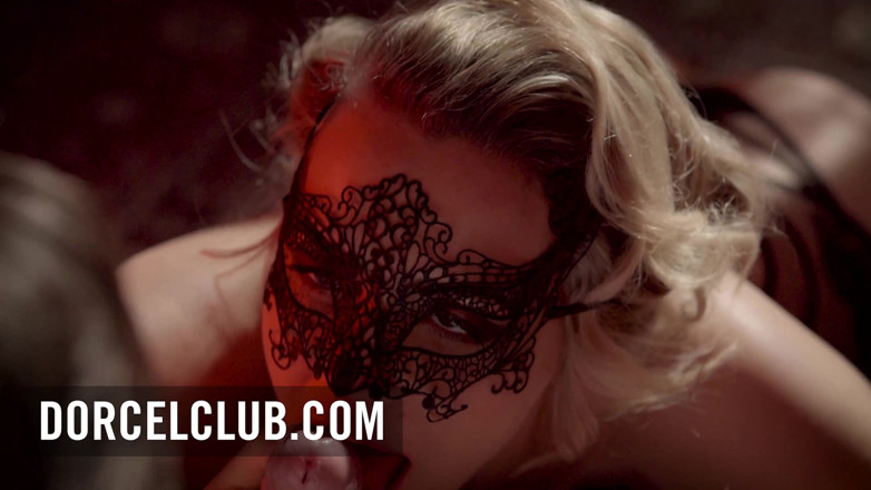 Dorcel Club: Esclusivo party di scambisti e sesso di gruppo con splendide...