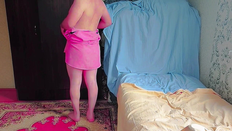 Kitty_Cross: 可爱的躺在地板上的柔和阳光下