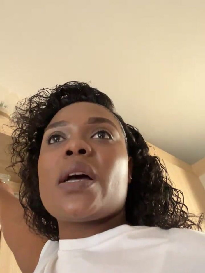 Big black clapping booties: Jack off ke pantat besar kepala botakku, episode 1018