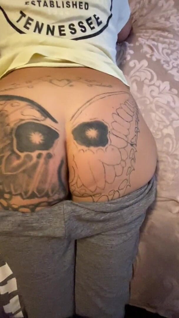 MzKiTTy91: Milf pawg menggoyangkan pantatnya
