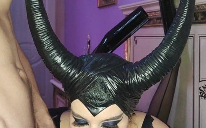 Princess18_: Succubus полностью игнорирует большой хуй