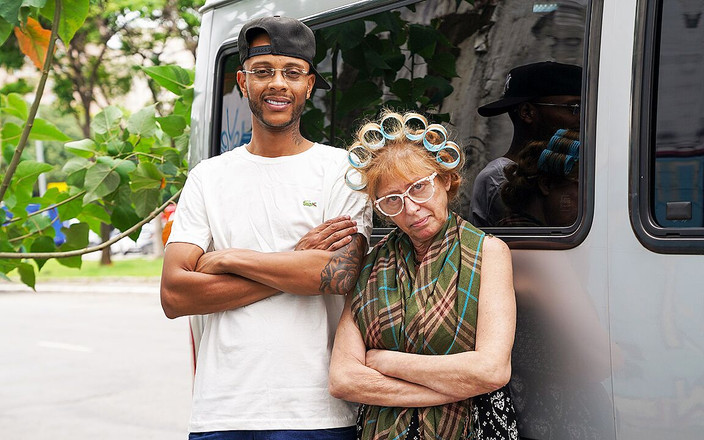 MaturePickup: 红发奶奶已经准备好骑了