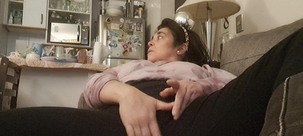 Mommy big hairy pussy: MILF, branlette décontractée