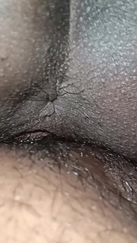 Hintli kız yeni erkek arkadaşı tarafından sikiliyor
