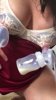 Pump Breast Milk, It's Breastfeeding Time Again