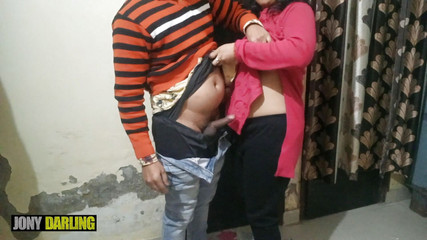 Jony Darling: Den Arsch der Nachbarin gefickt, ins Haus betreten und viel...