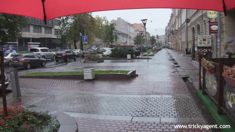 Tricky Agent: A girl rescued from the rain gets seduced!