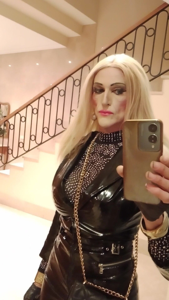 Tatiana Zorrita: विनाइल 2