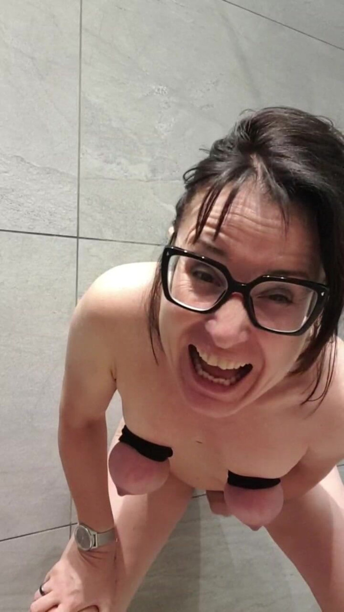 JulieEroticDress: Penis Pampering in Camping Shower