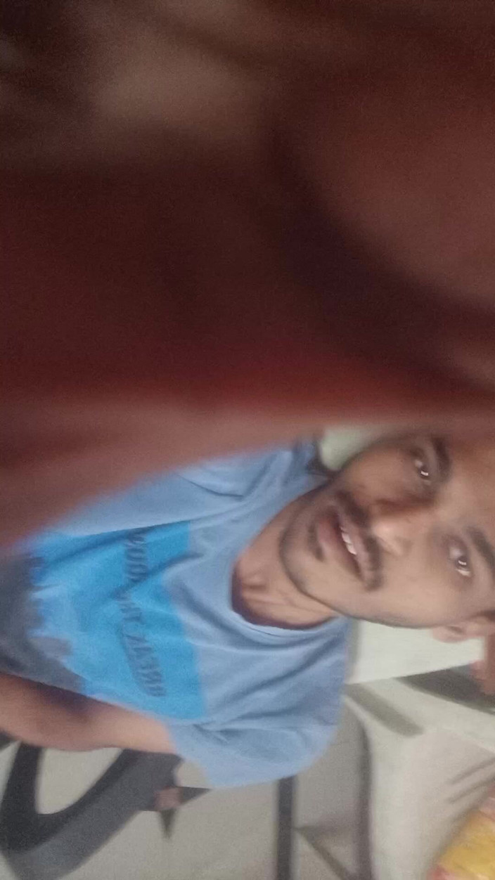 Suhas: अकेले इच्छाओं हस्तमैथुन