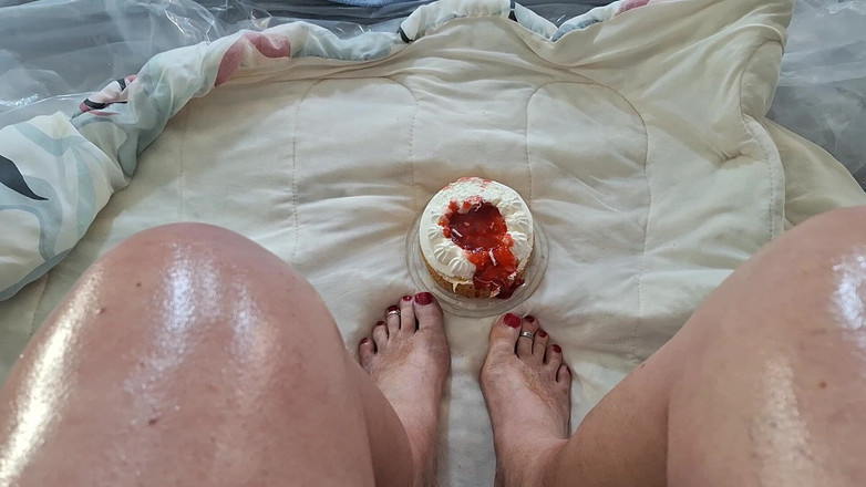 Victoria Lecherri: ¡para Mis Amantes Del Juego De Pies Y Comida!