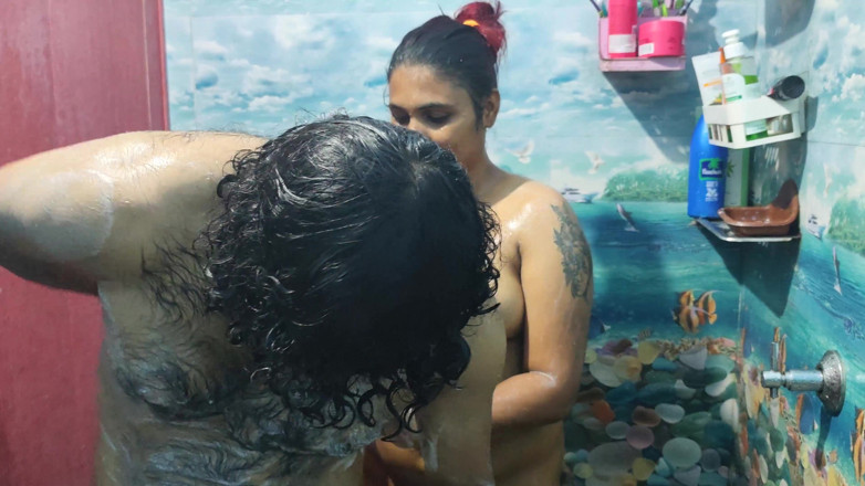 Vaigavarun45: Hot Couple Bath Romance in Bathroom
