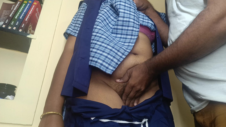 Magilmathi: 女学生与 tution 老师啪