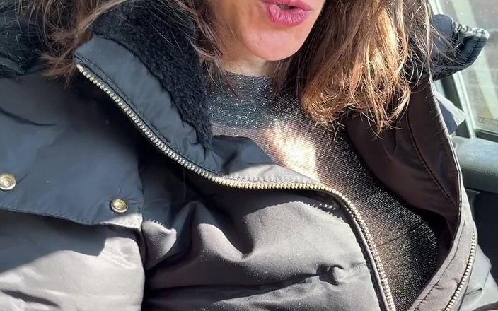 Lety Howl: Ik ga naar de tabakswinkel om geneukt te worden in...