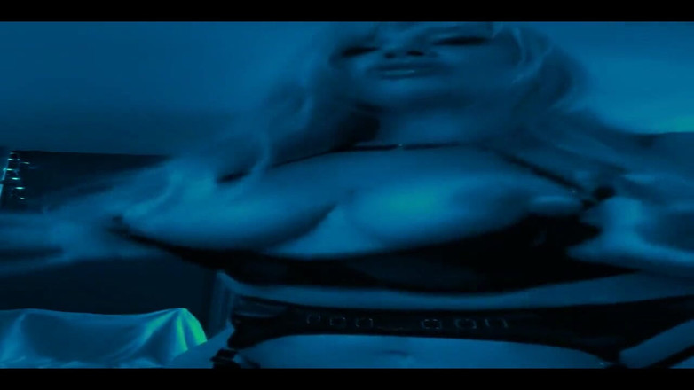 PaintedRose: 二人とも気分を盛り上げてくれるよ。