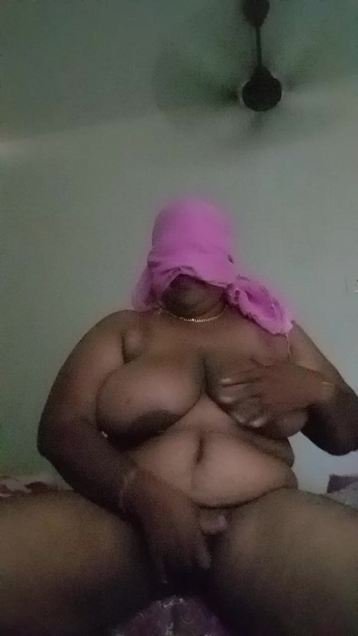 Bedroom: Індійська тітонька гаряча