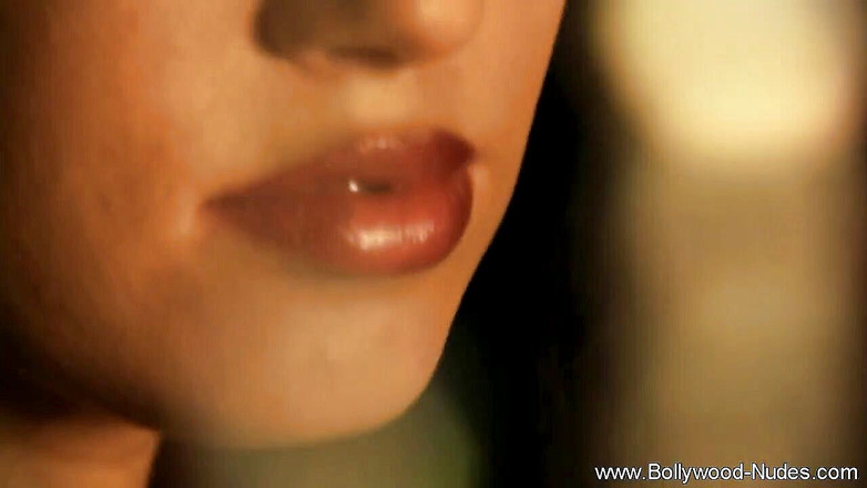 Bollywood Nudes: Awek India menari untuk kami