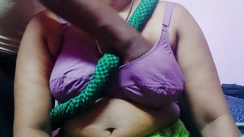 Desi Mohini: Dì kế Ấn Độ làm tình với anh kế của chồng