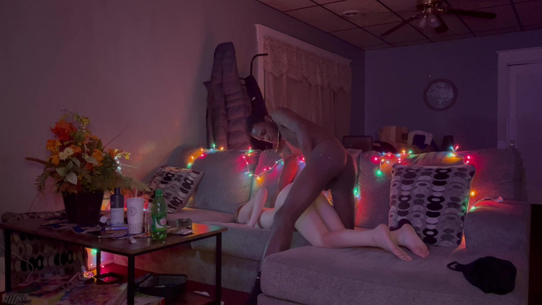 TheRealBigDaddyKJ: Bigdaddykj: Plachá vysokoškolská teenagerka stříká na její první velké černé péro