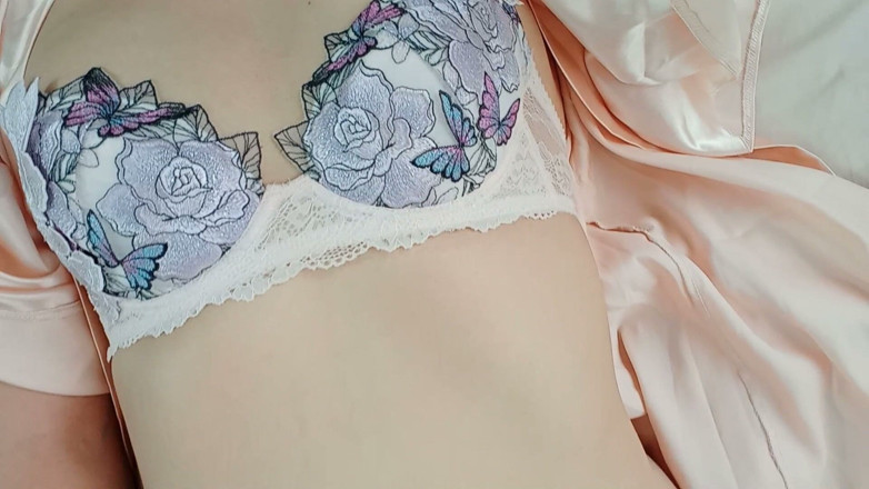 Mayumi Kanzaki: 섹시한 일본 성숙한 여성