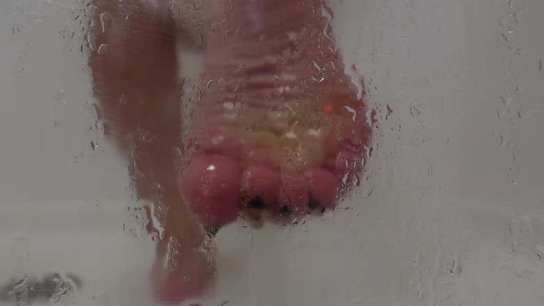 Raven Willow: Nachytal jsi, jak se díváš na moje nohy ve sprše