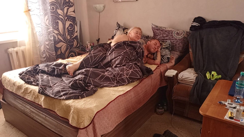 Zona901: Delade en säng med min styvmamma knullade henne i munnen...