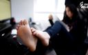 Czech Soles - foot fetish content: Сексуальные ступни офисной девушки бюро