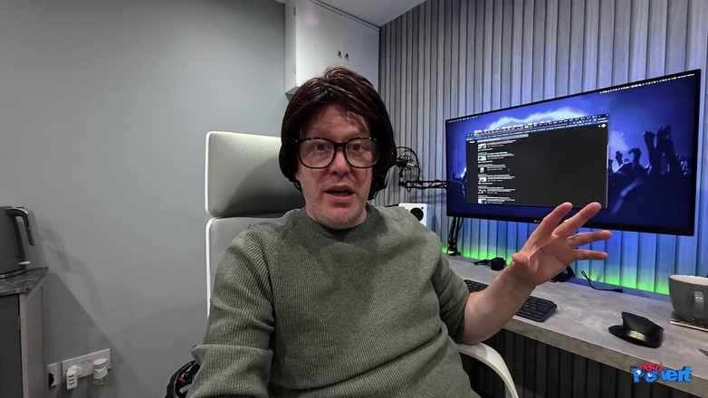 Nerd Pervert: Kitty Macleod - reçoit une putain de dose