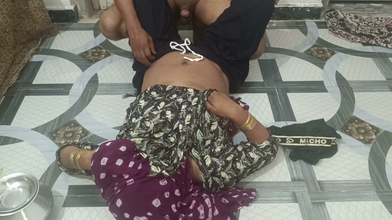 Bhabhi UP: Ayuh, terangsang! Abang tiri awak benar-benar mengambil masa manisnya sendiri,...