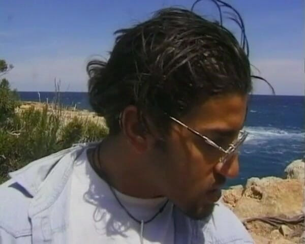 Deutscher hardcore: Geschickte deutsche dame behandelt zwei harte schwänze im freien