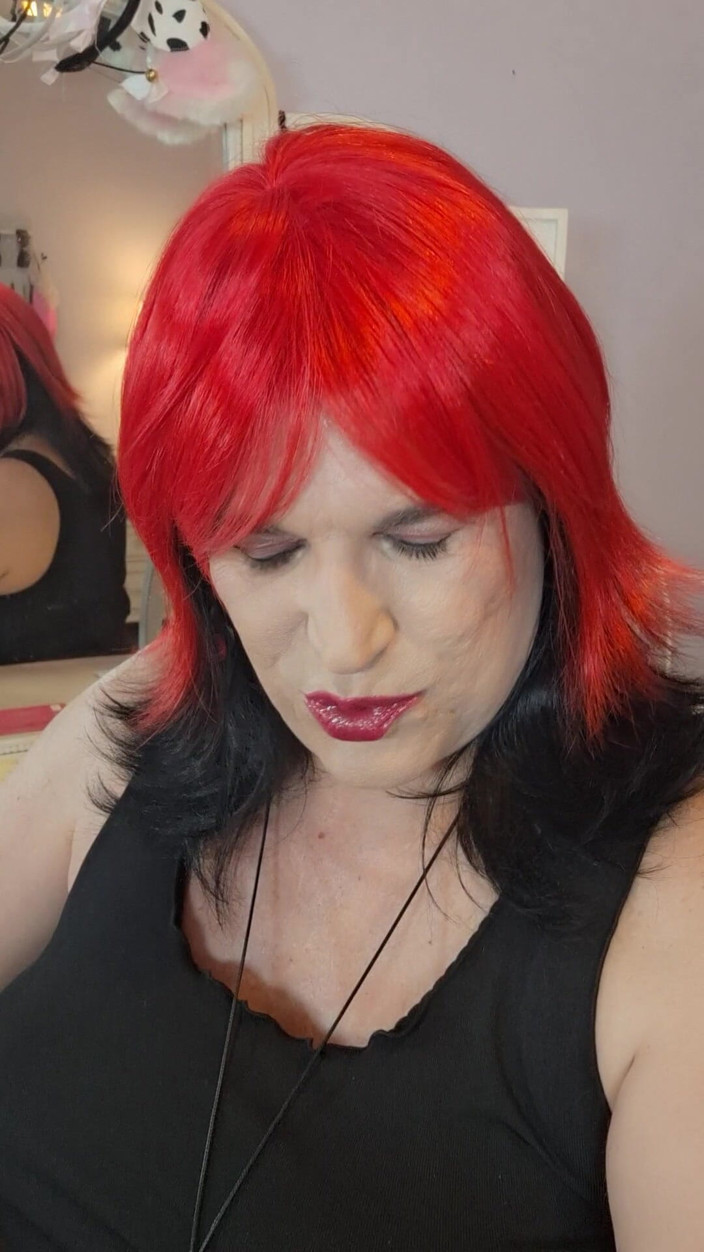 Victoria Lecherri: Do You Like My Lips?