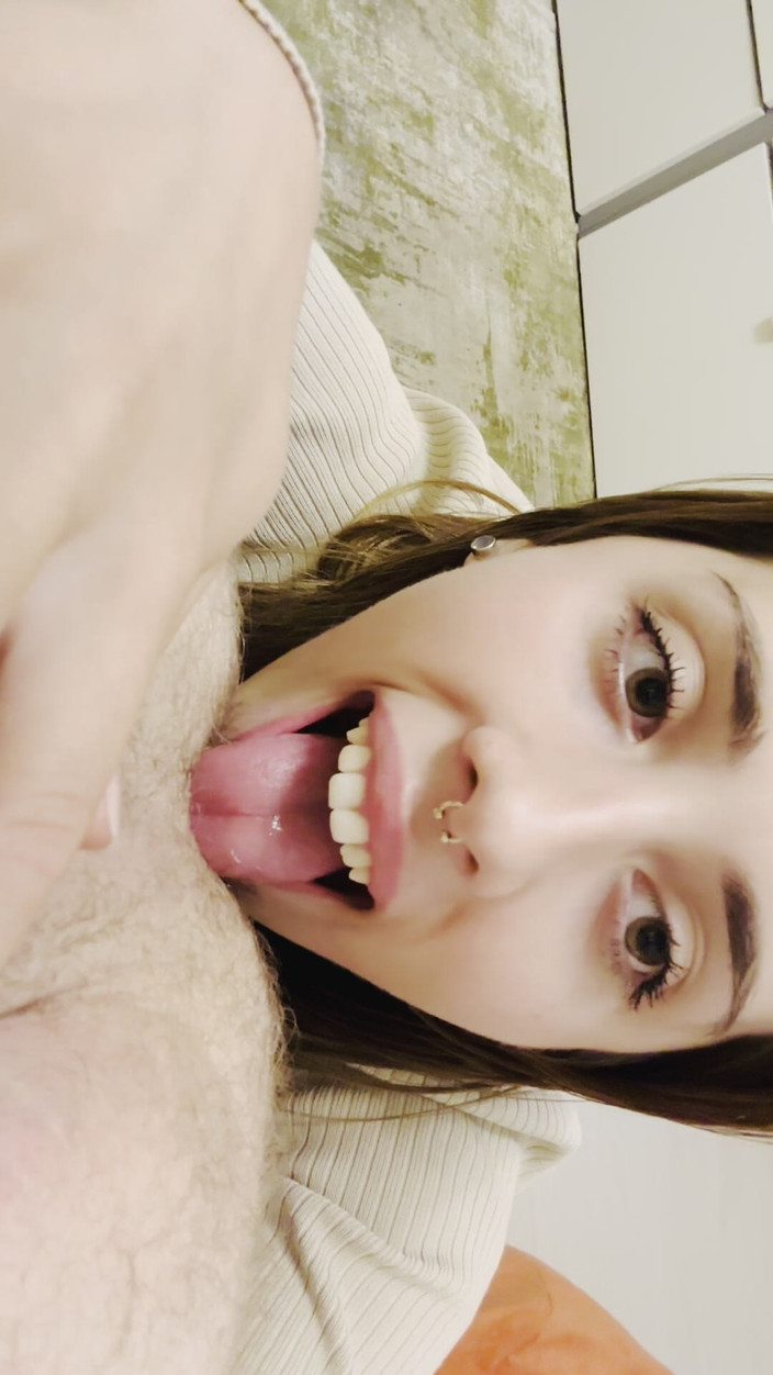 Raxxxbit: Saya Menjilat Semua Pantatnya