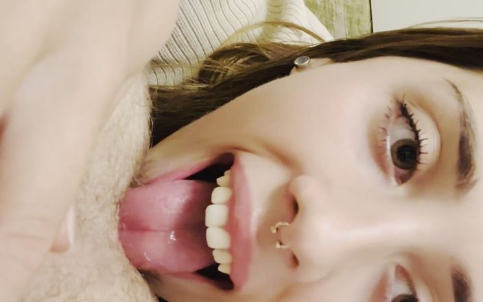 Raxxxbit: 나는 그의 엉덩이를 모두 핥아