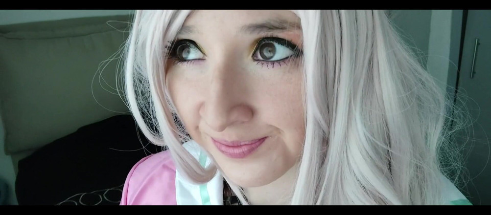 Candy Camille: Masturbating